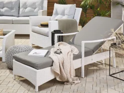 Beliani Aurinkotuoli Valkoinen Harmaalla Istuintyynylla Vasto New