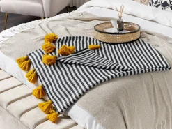 Beliani Huopa Musta/Valkoinen 130 X 170 Cm Sunwal Discount