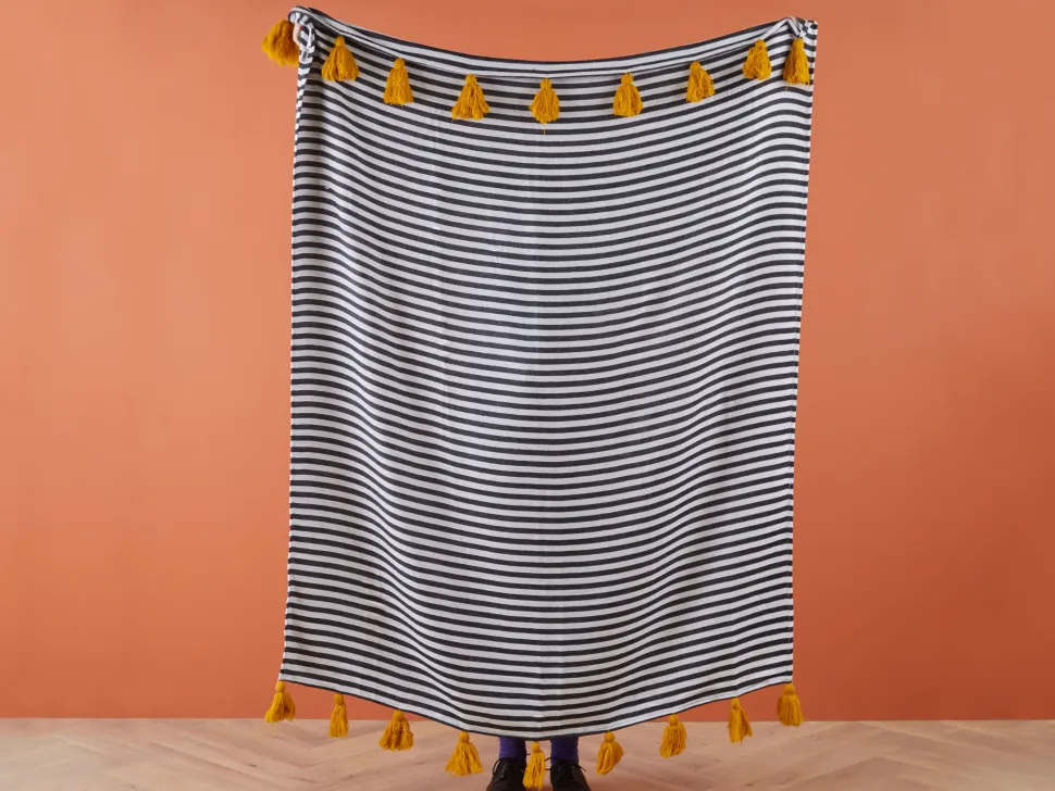 Beliani Huopa Musta/Valkoinen 130 X 170 Cm Sunwal Discount