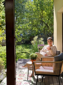 Beliani 2-Istuttava Bistrosetti Polyrottinki Vaaleanruskea Gargano Best