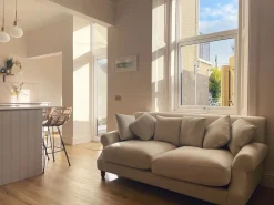 Beliani 3-Istuttava Sohva Sametti Luonnonvalkoinen Eike Store