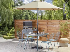 Beliani 4-Istuttava Ulkoruokailuryhma Aurinkovarjolla Teras Vaaleansininen Calvi Store