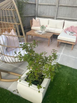 Beliani 4-Istuttava Ulkosohvaryhma Akasiapuu Vasenk. Valkoinen Cremona Online