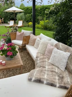 Beliani 4-Istuttava Ulkosohvaryhma Akasiapuu Vasenk. Valkoinen Cremona Online