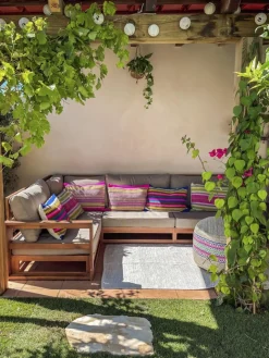 Beliani 4-Istuttava Ulkosohvaryhma Akaasia Oikeak. Vaalea Puu Timor Fashion