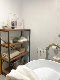 Beliani Kirjahylly 3 Hyllya Tumma Puu Brisbane Outlet