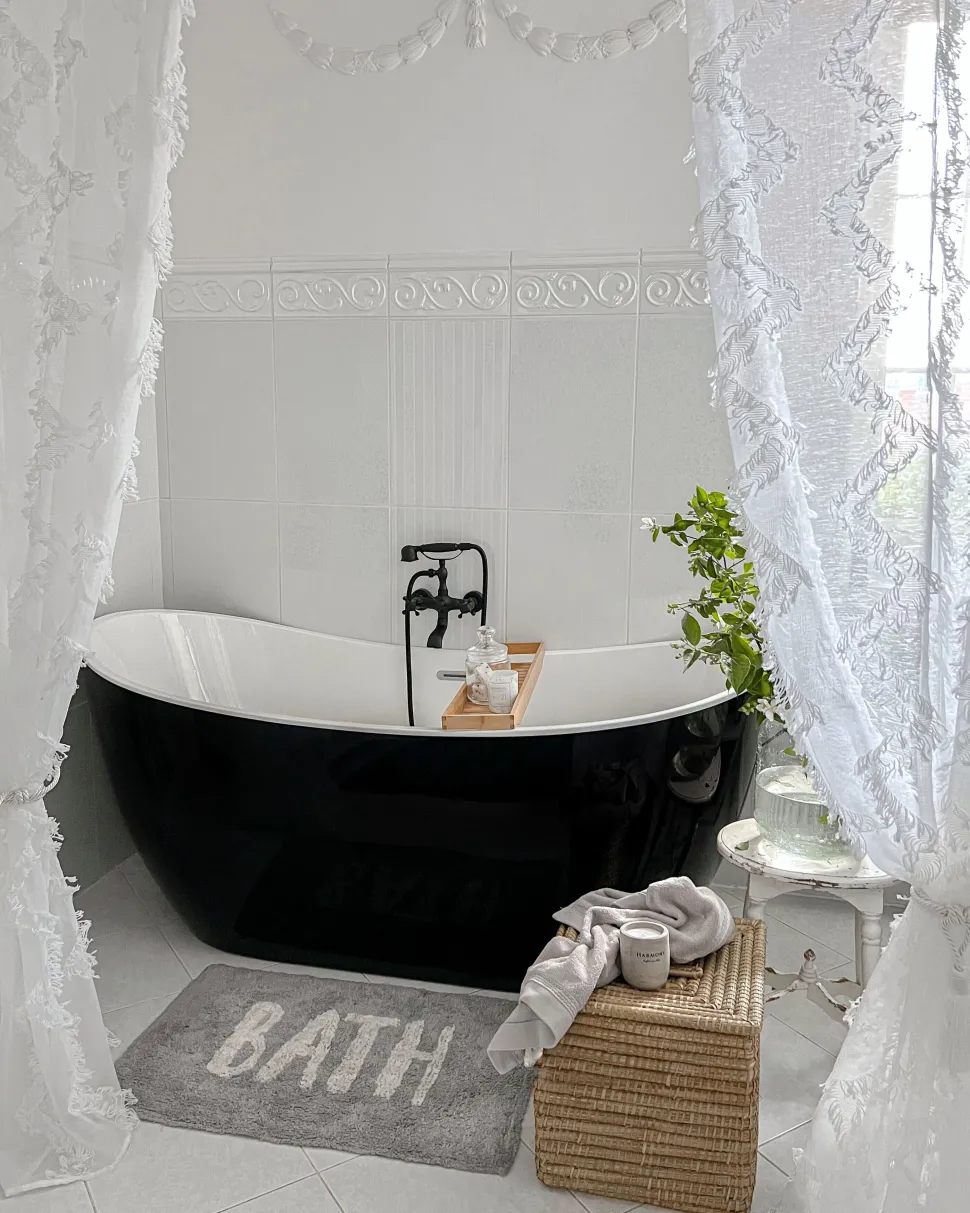 Beliani Kylpyamme Vapaasti Seisova Musta 180 X 78 Cm Antigua Outlet