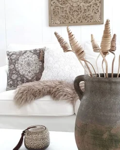 Beliani Lampaantalja Ruskea Uluru Fashion