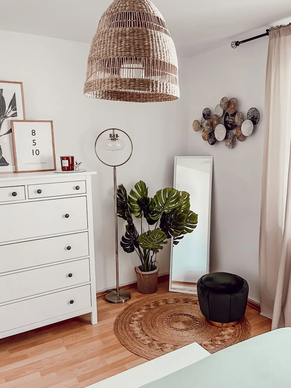 Beliani Lattiavalaisin Metalli Kulta Severn Flash Sale