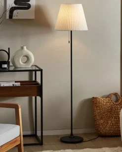 Beliani Lattiavalaisin Rauta Valkoinen/Musta Torysa Cheap