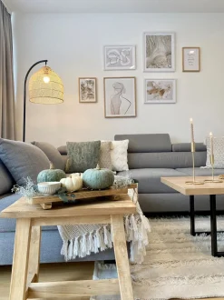 Beliani Lattiavalaisin Rottinki Luonnonvari/Musta Bernica Sale