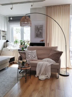 Beliani Lattiavalaisin Rottinki Luonnonvari/Musta Guaviare Clearance