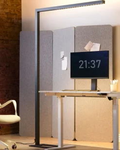 Beliani Led-Lattiavalaisin Alumiini Musta Mensa Best