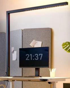 Beliani Led-Poytavalaisin Alumiini Musta Octant Store