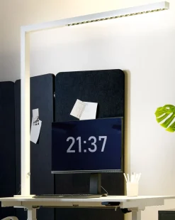 Beliani Led-Poytavalaisin Alumiini Valkoinen Volans Outlet