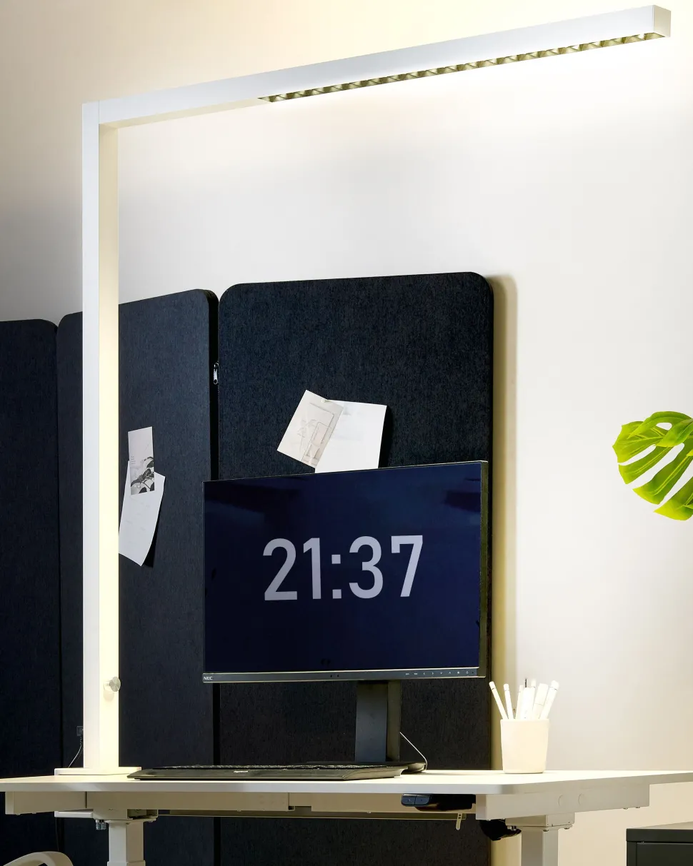 Beliani Led-Poytavalaisin Alumiini Valkoinen Volans Outlet