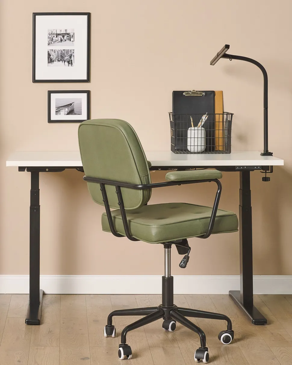 Beliani Led-Poytavalaisin Musta Auriga Store