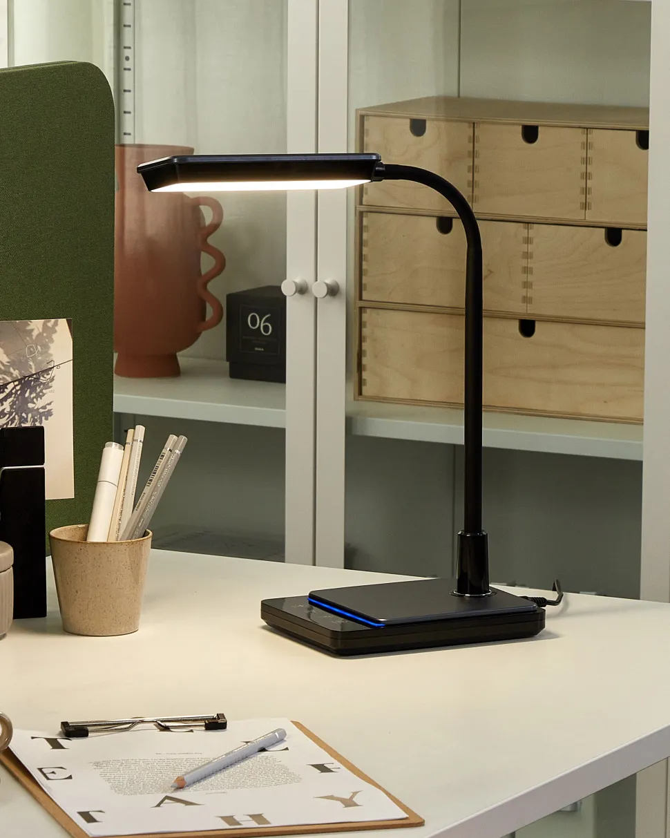 Beliani Led-Poytavalaisin Musta Centaurus Store