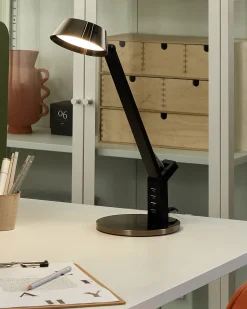 Beliani Led-Poytavalaisin Usb-Portti Messinki Chamaeleon Store