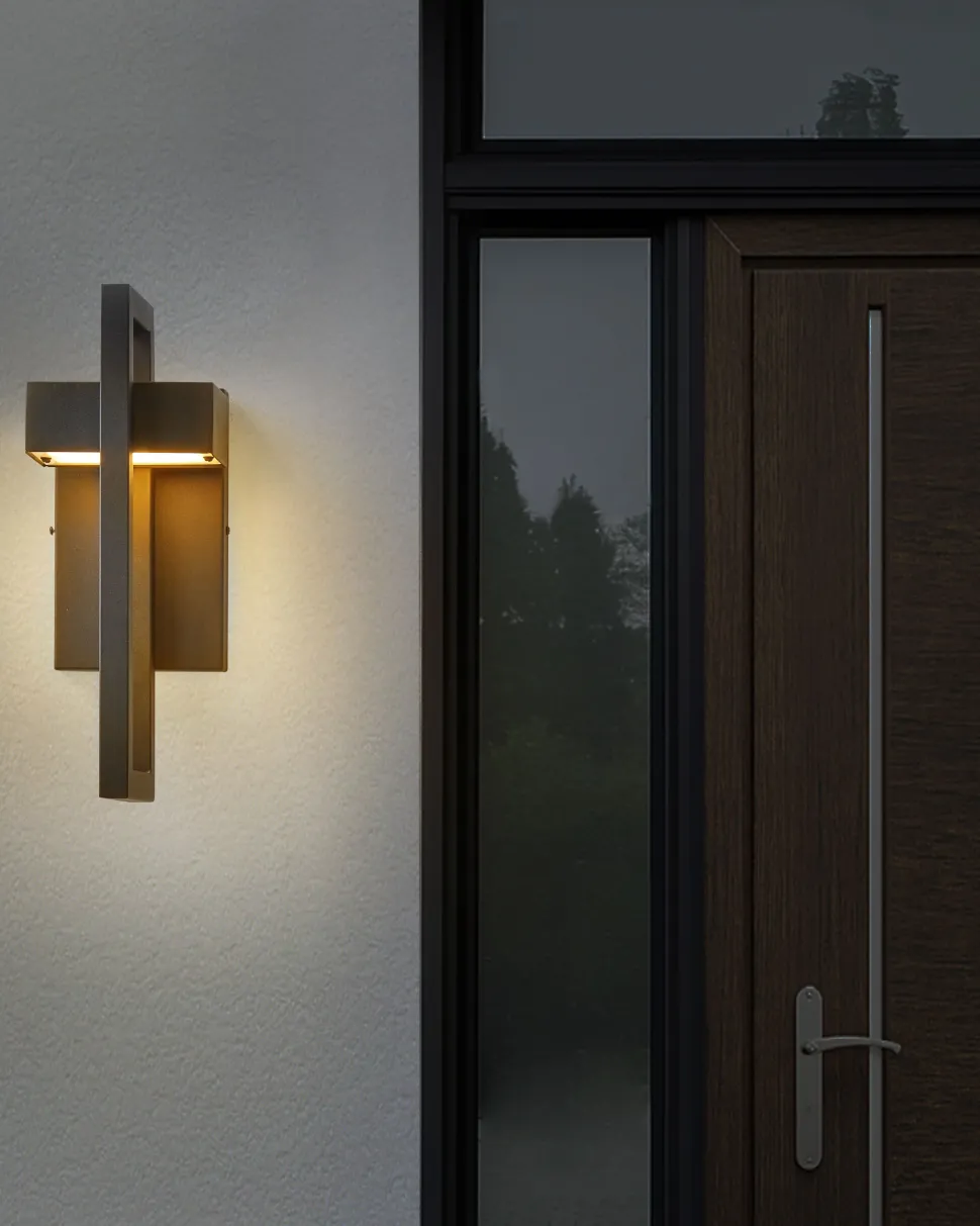 Beliani Led-Ulkoseinavalaisin Musta Kelty Hot