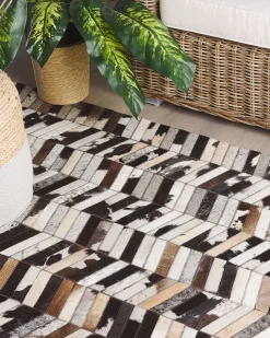 Beliani Matto Lehmannahka Ruskea/Valkoinen 160 X 230 Cm Akyele Clearance