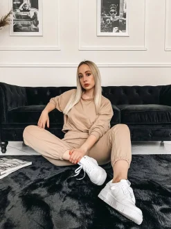 Beliani Musta 3-Istuttava Samettisohva Chesterfield Clearance