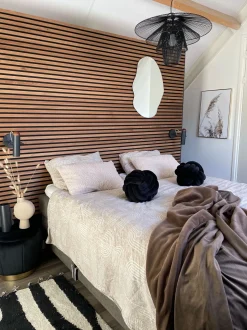 Beliani Musta Samettinen Solmutyyny O 30 Cm Malni Hot