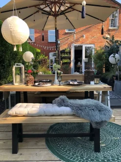 Beliani Penkki Musta Scania Sale