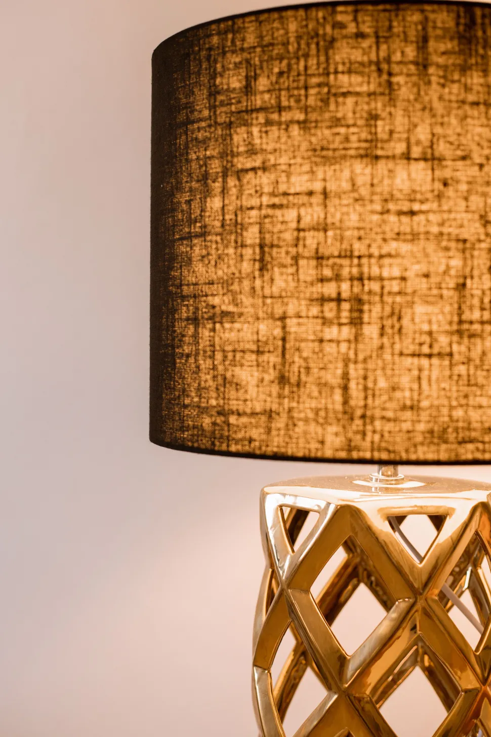 Beliani Poytavalaisin Keraaminen Musta/Kulta Selja Shop