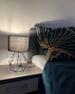 Beliani Poytavalaisin Metalli Musta Maroni Online