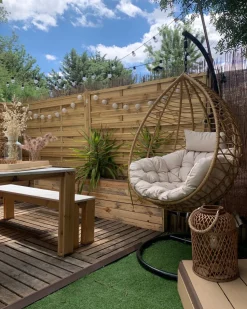 Beliani Riipputuoli Jalustalla Polyrottinki Luonnonvari Arsita Shop