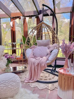 Beliani Riipputuoli Jalustalla Polyrottinki Luonnonvari Arsita Shop