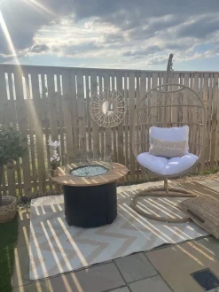 Beliani Riipputuoli Jalustalla Polyrottinki Luonnonvari Alba Discount