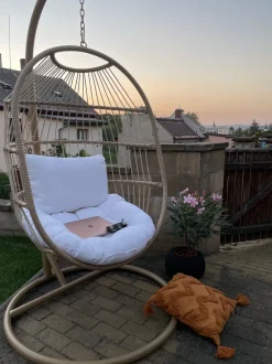 Beliani Riipputuoli Jalustalla Polyrottinki Luonnonvari Alba Discount