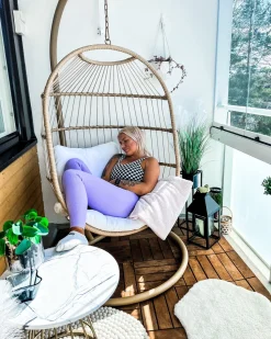 Beliani Riipputuoli Jalustalla Polyrottinki Luonnonvari Alba Discount