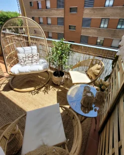 Beliani Riipputuoli Jalustalla Polyrottinki Beige Allera Store