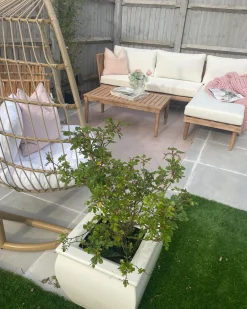 Beliani Riipputuoli Jalustalla Polyrottinki Beige Allera Store