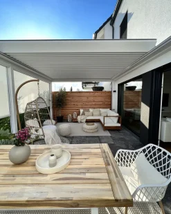 Beliani Riipputuoli Jalustalla Polyrottinki Beige Allera Store