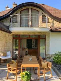 Beliani Riipputuoli Jalustalla Polyrottinki Beige Allera Store