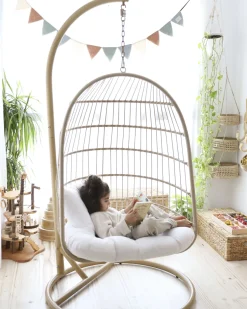 Beliani Riipputuoli Jalustalla Polyrottinki Beige Allera Store