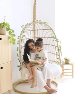 Beliani Riipputuoli Jalustalla Polyrottinki Beige Allera Store