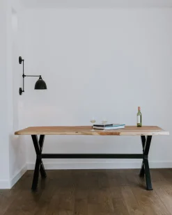 Beliani Ruokapoyta Akaasia Vaalea Puu/Musta 200 X 95 Cm Valbo New