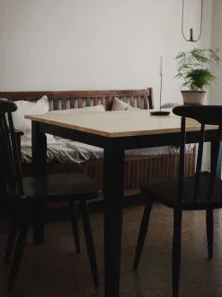 Beliani Ruokapoyta Kumipuu Vaalea Puu/Musta 150 X 90 Cm Georgia Flash Sale