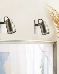 Beliani Seinavalaisin Rauta Hopea 2 Kpl Bonte Clearance