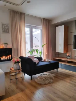 Beliani Sivupoyta Metalli Musta/Luonnonvari Vienna Sale