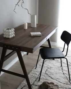 Beliani Tyopoyta 2 Laatikkoa Tumma Puu 120 X 70 Cm Sheslay Hot