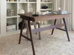 Beliani Tyopoyta 2 Laatikkoa Tumma Puu 120 X 70 Cm Sheslay Hot